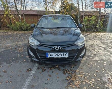 Черный Хендай и20, объемом двигателя 1.4 л и пробегом 224 тыс. км за 5950 $, фото 2 на Automoto.ua