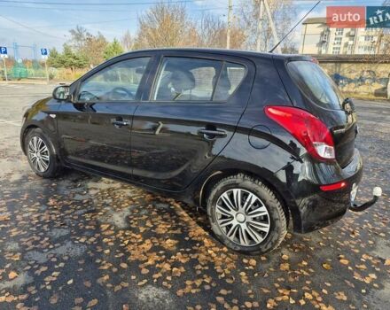 Черный Хендай и20, объемом двигателя 1.4 л и пробегом 224 тыс. км за 5950 $, фото 6 на Automoto.ua