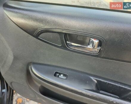 Черный Хендай и20, объемом двигателя 1.4 л и пробегом 224 тыс. км за 5950 $, фото 32 на Automoto.ua