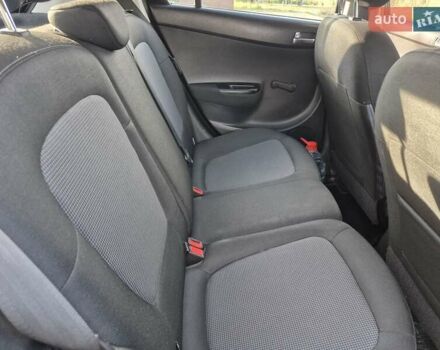 Черный Хендай и20, объемом двигателя 1.4 л и пробегом 224 тыс. км за 5950 $, фото 31 на Automoto.ua