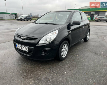 Черный Хендай и20, объемом двигателя 1.25 л и пробегом 165 тыс. км за 5100 $, фото 1 на Automoto.ua