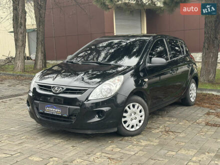 Черный Хендай и20, объемом двигателя 1.4 л и пробегом 186 тыс. км за 3700 $, фото 1 на Automoto.ua