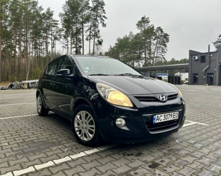 Черный Хендай и20, объемом двигателя 1.4 л и пробегом 216 тыс. км за 4950 $, фото 1 на Automoto.ua