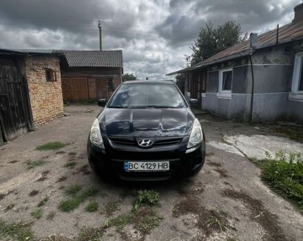 Черный Хендай и20, объемом двигателя 1.2 л и пробегом 159 тыс. км за 4700 $, фото 1 на Automoto.ua