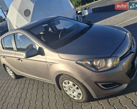 Коричневый Хендай и20, объемом двигателя 1.2 л и пробегом 147 тыс. км за 6500 $, фото 3 на Automoto.ua