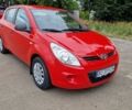 Красный Хендай и20, объемом двигателя 1.4 л и пробегом 165 тыс. км за 4500 $, фото 1 на Automoto.ua