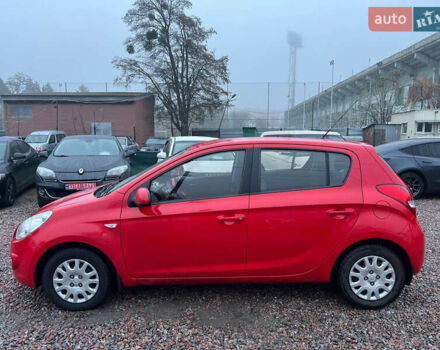 Червоний Хендай і20, об'ємом двигуна 1.4 л та пробігом 130 тис. км за 7900 $, фото 2 на Automoto.ua