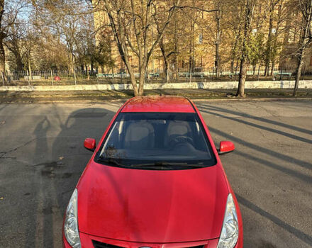 Красный Хендай и20, объемом двигателя 1.25 л и пробегом 179 тыс. км за 6200 $, фото 2 на Automoto.ua