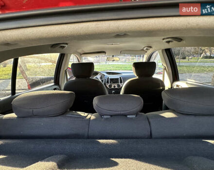 Красный Хендай и20, объемом двигателя 1.25 л и пробегом 179 тыс. км за 6200 $, фото 17 на Automoto.ua