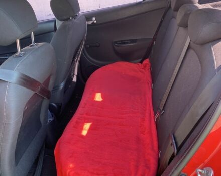 Красный Хендай и20, объемом двигателя 1.2 л и пробегом 240 тыс. км за 5500 $, фото 8 на Automoto.ua