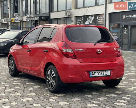 Красный Хендай и20, объемом двигателя 1.25 л и пробегом 220 тыс. км за 4450 $, фото 3 на Automoto.ua
