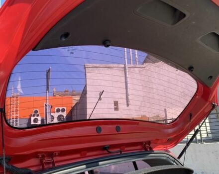 Красный Хендай и20, объемом двигателя 1.2 л и пробегом 240 тыс. км за 5500 $, фото 7 на Automoto.ua