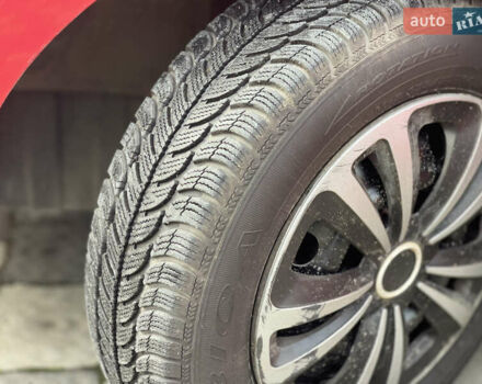 Красный Хендай и20, объемом двигателя 1.25 л и пробегом 220 тыс. км за 4450 $, фото 22 на Automoto.ua