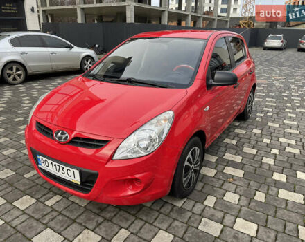 Красный Хендай и20, объемом двигателя 1.25 л и пробегом 220 тыс. км за 4450 $, фото 10 на Automoto.ua
