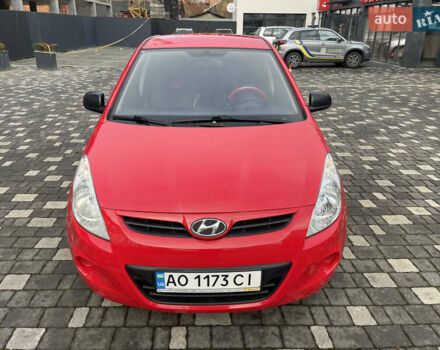 Красный Хендай и20, объемом двигателя 1.25 л и пробегом 220 тыс. км за 4450 $, фото 11 на Automoto.ua