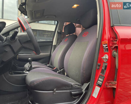 Красный Хендай и20, объемом двигателя 1.25 л и пробегом 220 тыс. км за 4450 $, фото 20 на Automoto.ua