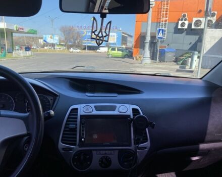 Красный Хендай и20, объемом двигателя 1.2 л и пробегом 240 тыс. км за 5500 $, фото 14 на Automoto.ua