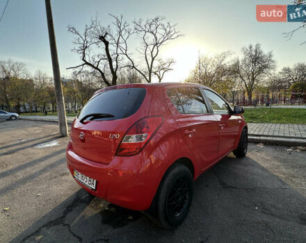 Красный Хендай и20, объемом двигателя 1.25 л и пробегом 179 тыс. км за 6200 $, фото 6 на Automoto.ua