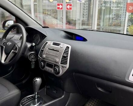 Красный Хендай и20, объемом двигателя 1.4 л и пробегом 112 тыс. км за 8048 $, фото 16 на Automoto.ua