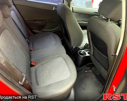 Червоний Хендай і20, об'ємом двигуна 1.2 л та пробігом 163 тис. км за 4800 $, фото 2 на Automoto.ua