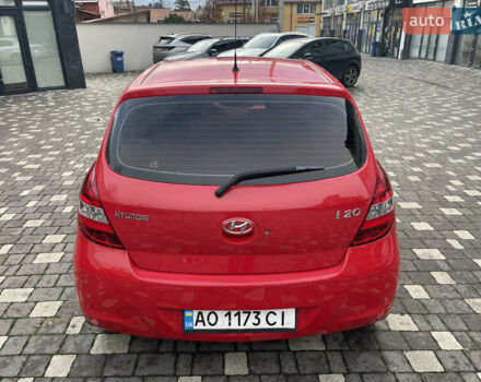 Красный Хендай и20, объемом двигателя 1.25 л и пробегом 220 тыс. км за 4450 $, фото 12 на Automoto.ua