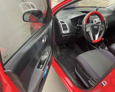 Червоний Хендай і20, об'ємом двигуна 1.26 л та пробігом 240 тис. км за 4500 $, фото 11 на Automoto.ua