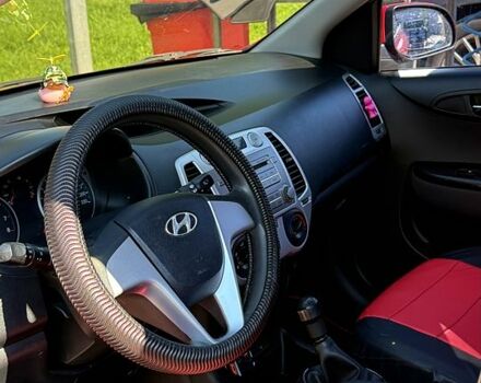 Красный Хендай и20, объемом двигателя 1.2 л и пробегом 178 тыс. км за 5700 $, фото 6 на Automoto.ua