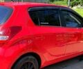 Красный Хендай и20, объемом двигателя 1.2 л и пробегом 178 тыс. км за 5300 $, фото 2 на Automoto.ua