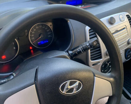 Червоний Хендай і20, об'ємом двигуна 1.4 л та пробігом 135 тис. км за 5600 $, фото 2 на Automoto.ua