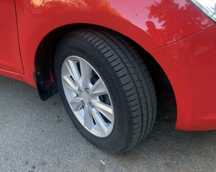 Червоний Хендай і20, об'ємом двигуна 1.4 л та пробігом 135 тис. км за 5600 $, фото 1 на Automoto.ua