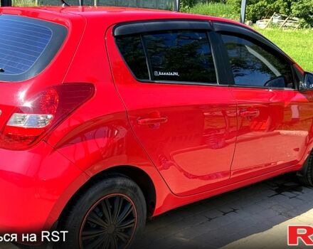Красный Хендай и20, объемом двигателя 1.2 л и пробегом 178 тыс. км за 5700 $, фото 3 на Automoto.ua