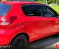Красный Хендай и20, объемом двигателя 1.2 л и пробегом 178 тыс. км за 5700 $, фото 3 на Automoto.ua