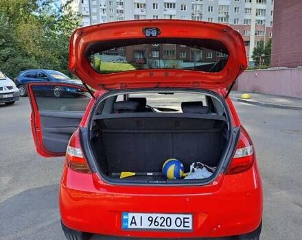 Червоний Хендай і20, об'ємом двигуна 1.4 л та пробігом 185 тис. км за 7800 $, фото 5 на Automoto.ua