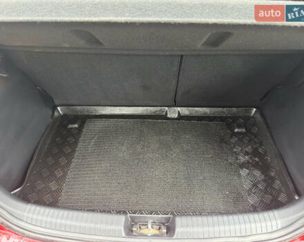 Красный Хендай и20, объемом двигателя 1.4 л и пробегом 80 тыс. км за 8300 $, фото 33 на Automoto.ua