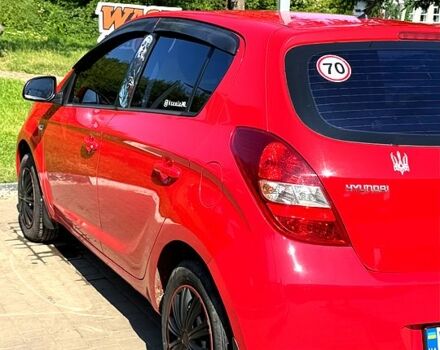 Красный Хендай и20, объемом двигателя 1.2 л и пробегом 178 тыс. км за 5700 $, фото 9 на Automoto.ua