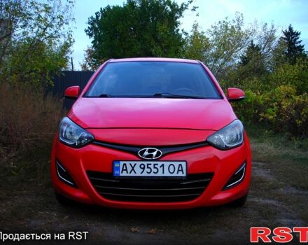 Красный Хендай и20, объемом двигателя 1.4 л и пробегом 116 тыс. км за 7700 $, фото 2 на Automoto.ua