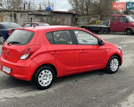 Червоний Хендай і20, об'ємом двигуна 1.4 л та пробігом 159 тис. км за 8300 $, фото 4 на Automoto.ua