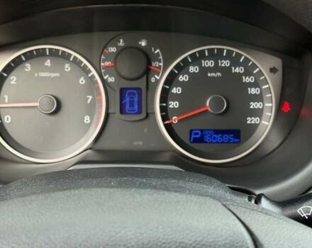 Красный Хендай и20, объемом двигателя 1.4 л и пробегом 160 тыс. км за 9000 $, фото 7 на Automoto.ua
