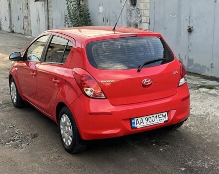 Красный Хендай и20, объемом двигателя 1.4 л и пробегом 159 тыс. км за 8850 $, фото 3 на Automoto.ua