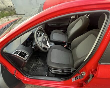 Красный Хендай и20, объемом двигателя 1.4 л и пробегом 159 тыс. км за 8850 $, фото 8 на Automoto.ua