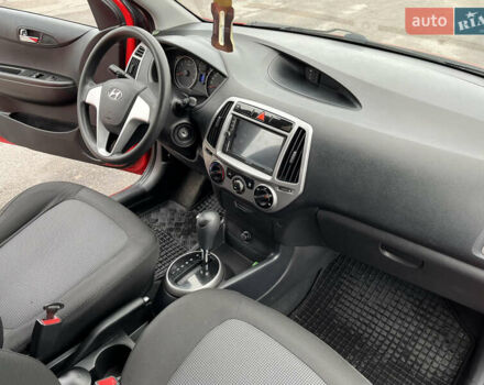 Червоний Хендай і20, об'ємом двигуна 1.4 л та пробігом 159 тис. км за 8300 $, фото 17 на Automoto.ua