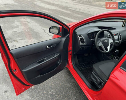 Червоний Хендай і20, об'ємом двигуна 1.4 л та пробігом 159 тис. км за 8300 $, фото 9 на Automoto.ua