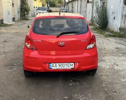Красный Хендай и20, объемом двигателя 1.4 л и пробегом 159 тыс. км за 8850 $, фото 4 на Automoto.ua