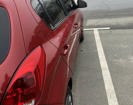 Красный Хендай и20, объемом двигателя 1.4 л и пробегом 167 тыс. км за 6600 $, фото 6 на Automoto.ua