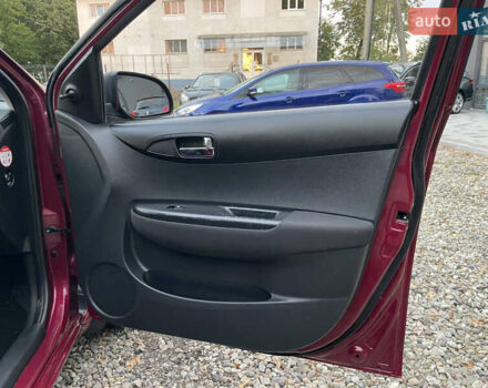 Красный Хендай и20, объемом двигателя 1.25 л и пробегом 189 тыс. км за 5999 $, фото 36 на Automoto.ua