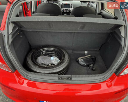 Червоний Хендай і20, об'ємом двигуна 1.4 л та пробігом 159 тис. км за 8300 $, фото 18 на Automoto.ua