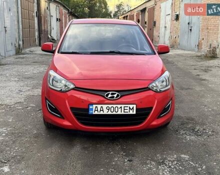 Красный Хендай и20, объемом двигателя 1.4 л и пробегом 159 тыс. км за 8850 $, фото 1 на Automoto.ua