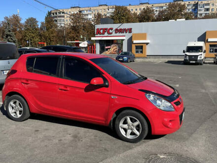 Хендай и20 2011 в Кривом Роге на Automoto.ua Красный Хендай и20, объемом двигателя 1.4 л и пробегом 123 тыс. км за 6900 $, фото 1 на Automoto.ua