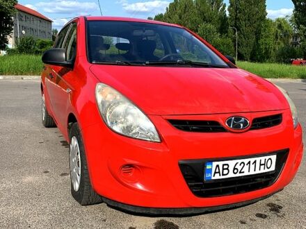Хендай и20 2011 в Виннице на Automoto.ua Красный Хендай и20, объемом двигателя 1.2 л и пробегом 177 тыс. км за 5600 $, фото 1 на Automoto.ua