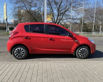 Червоний Хендай і20, об'ємом двигуна 1.2 л та пробігом 240 тис. км за 5500 $, фото 1 на Automoto.ua